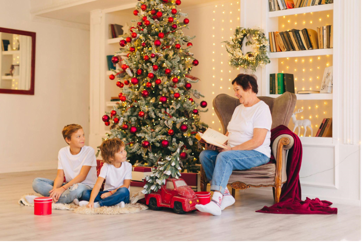 Why a Prelit Artificial Christmas Tree is the Perfect Solution for Your Holiday Decorating Needs