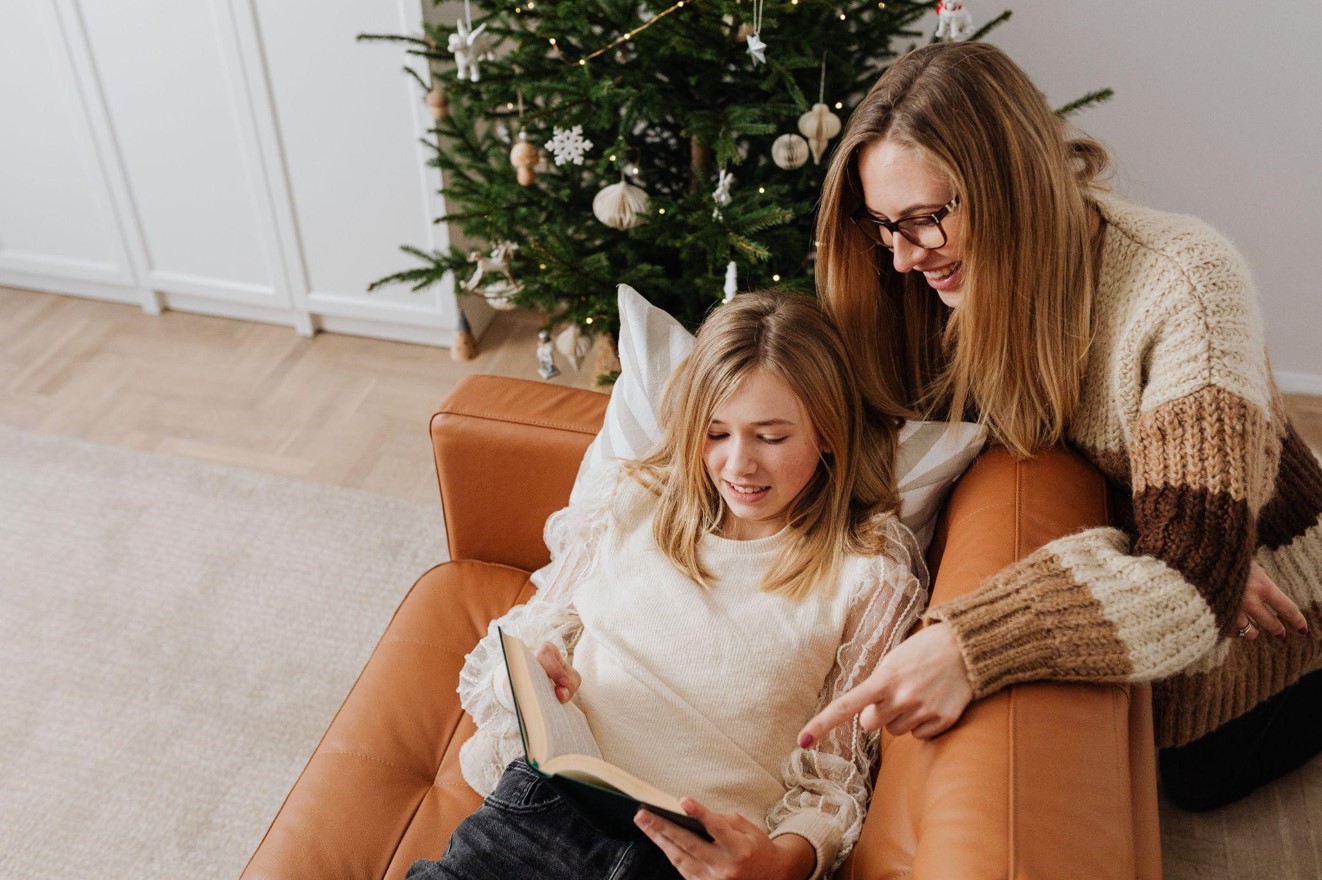 A Stunning Centerpiece: The 9-Foot Christmas Tree